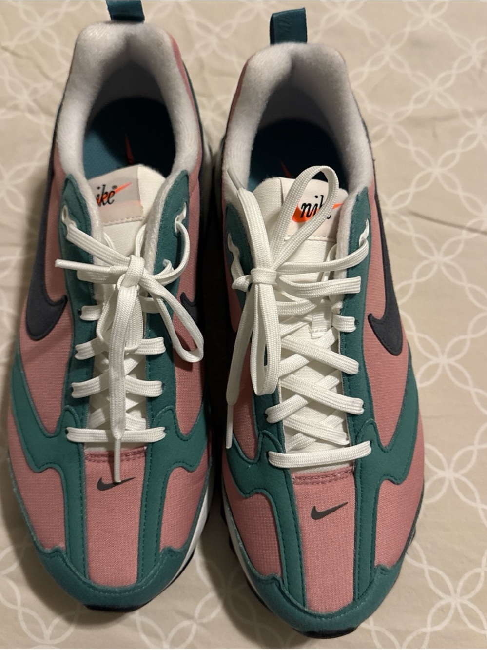 Nike airmax 360 woman’s Athletic Shoes Pink Teal White NEW no box